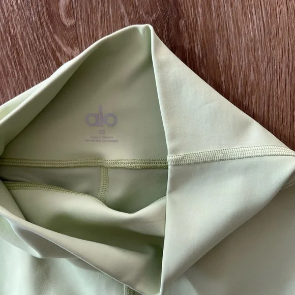 Alo Yoga Set - Picture 3 of 6